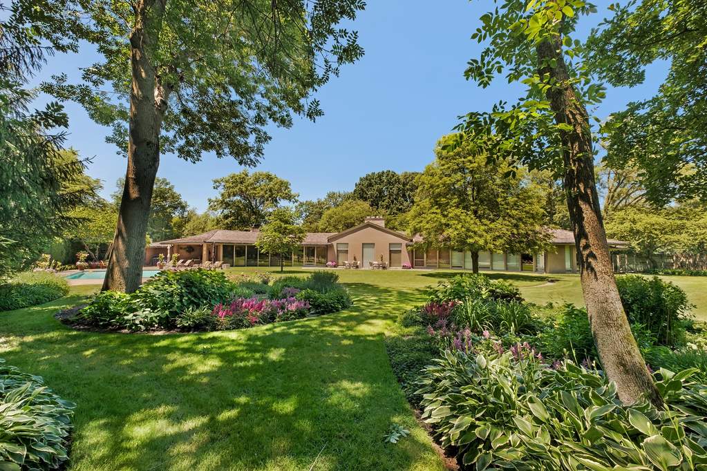 701 Hibbard Road IL 60093 MLS 10411287 properties