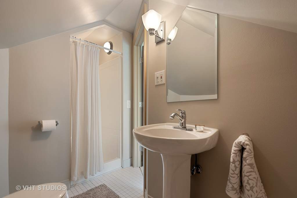 7406 N Sheridan Road Chicago, Illinois 60626 - Image 24