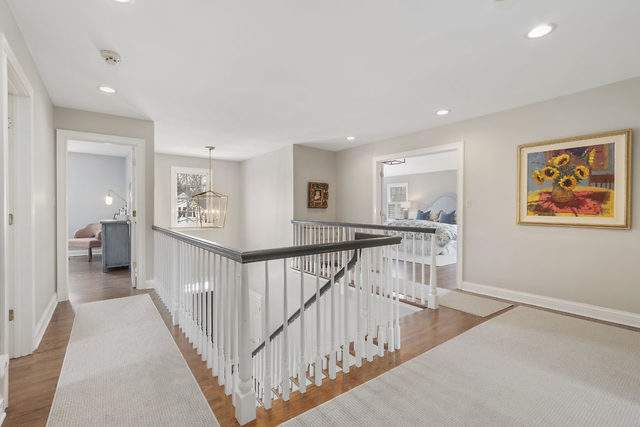 464 Easton Avenue Geneva, Illinois 60134 - SPACIOUS 2ND FLOOR LANDING. THE SECOND LEVEL HAS 4 LARGE BEDROOMS, 3 FULL BATHES AND UPSTAIRS LAUNDRY.
