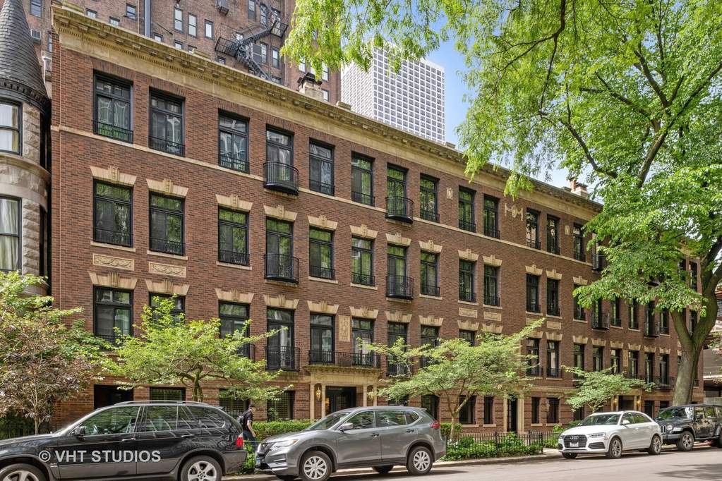 31 E Elm Street #1B Chicago, Illinois 60611 - Image 1