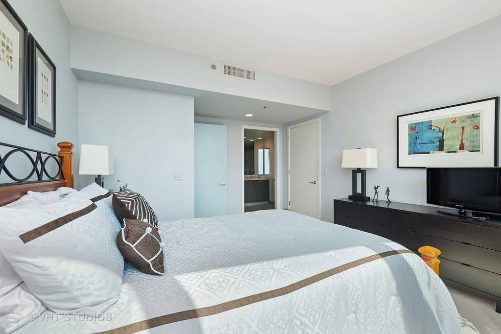 60 E Monroe Street #6804 Chicago, Illinois 60603 - Image 20