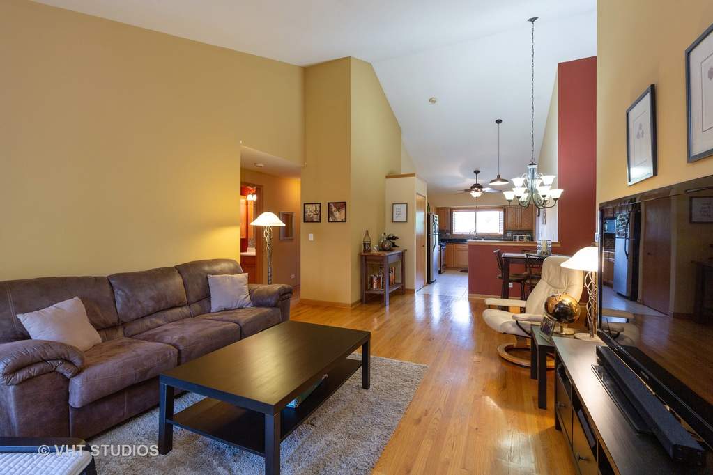 8700 W Evelyn Lane #302 Chicago, Illinois 60656 - Image 2