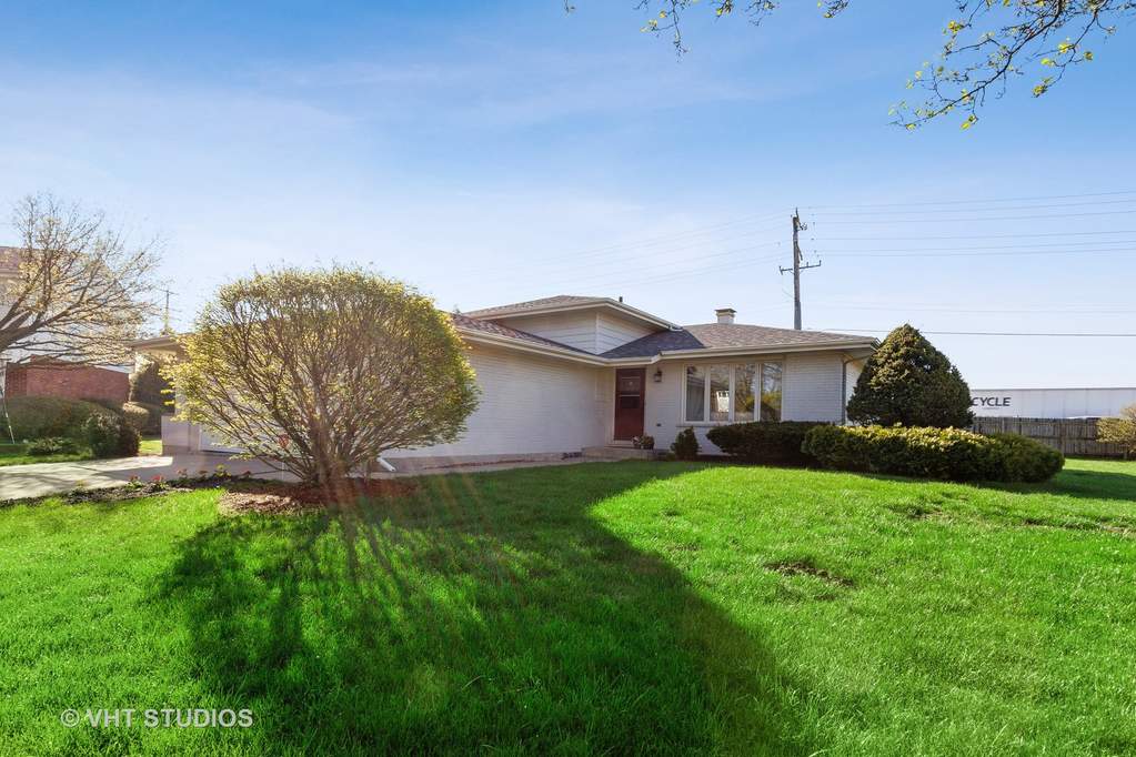 8691 Ailsworth Drive Darien, Illinois 60561 - Image 1