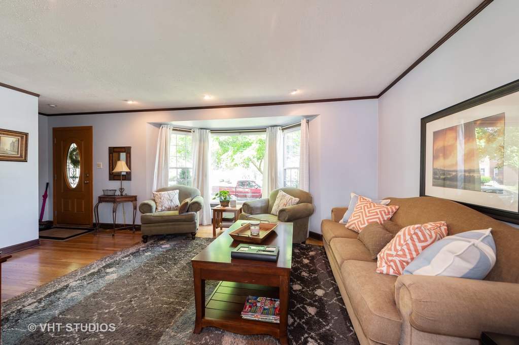 9101 S Utica Avenue Evergreen Park, Illinois 60805 - Image 2