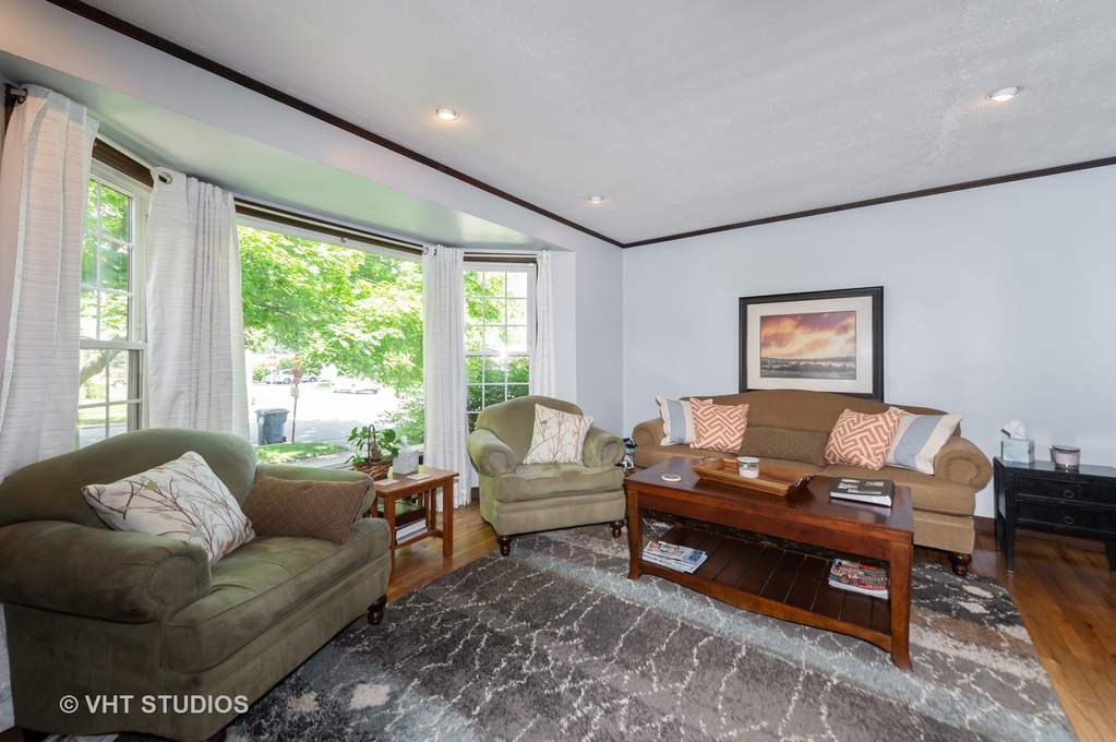9101 S Utica Avenue Evergreen Park, Illinois 60805 - Image 3