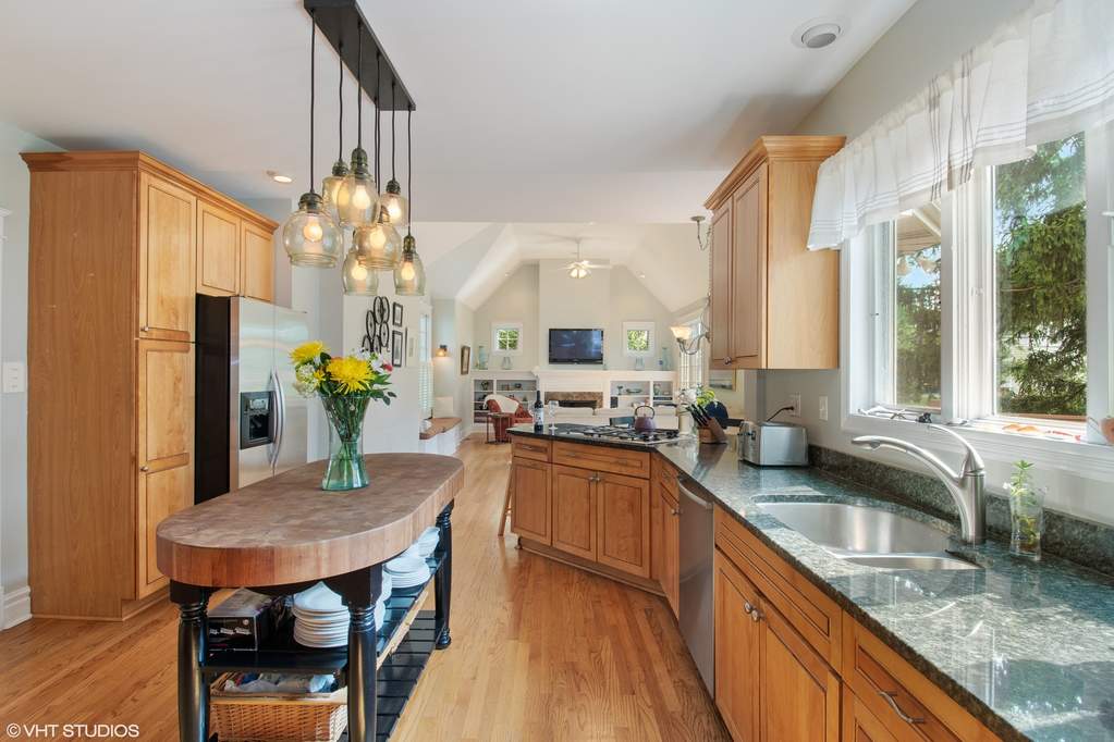 718 N Vail Avenue Arlington Heights, Illinois 60004 - Image 10