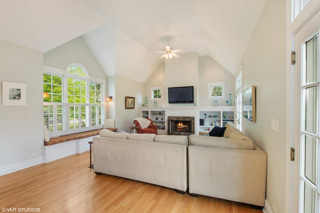 718 N Vail Avenue Arlington Heights, Illinois 60004 - Image 13