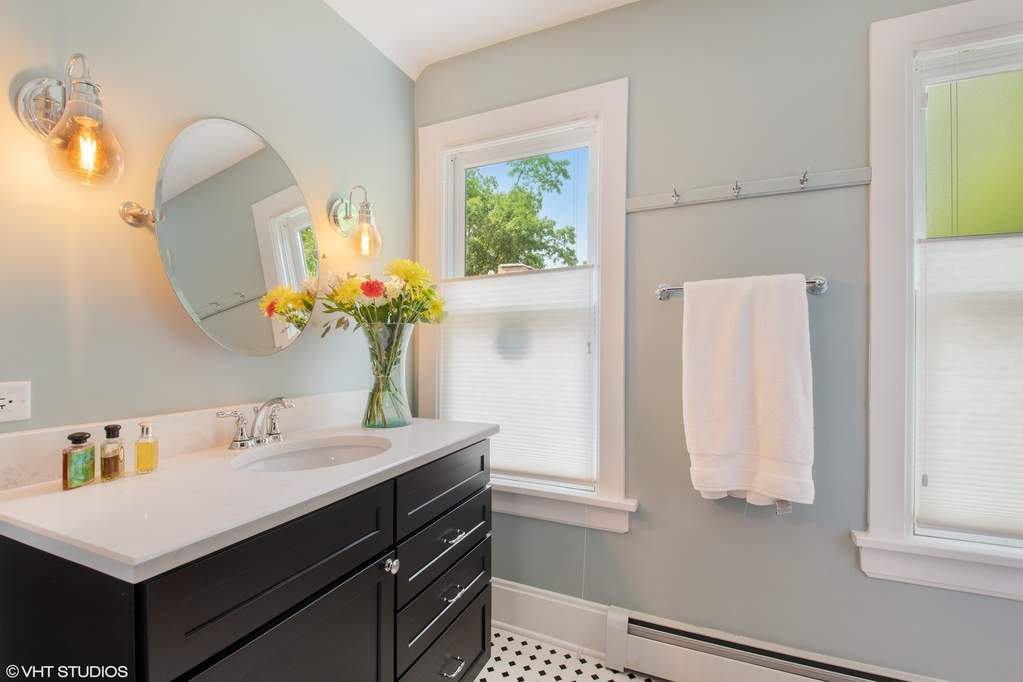 718 N Vail Avenue Arlington Heights, Illinois 60004 - Image 22