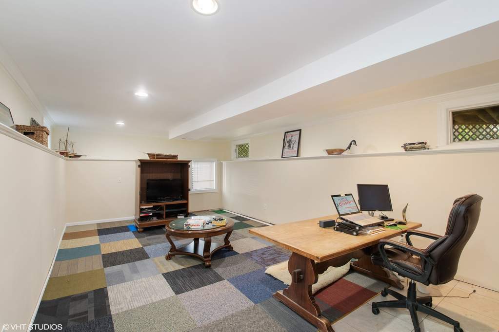 718 N Vail Avenue Arlington Heights, Illinois 60004 - Image 23