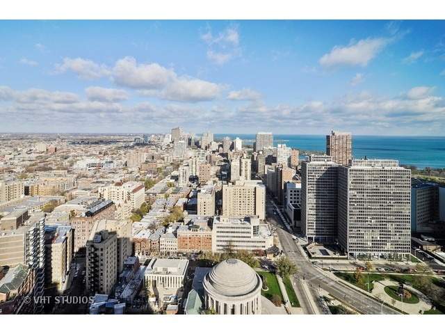 2650 N Lakeview Avenue #1403 Chicago, Illinois 60614 - Rooftop View