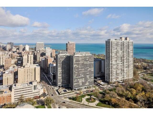 2650 N Lakeview Avenue #1403 Chicago, Illinois 60614 - Rooftop View