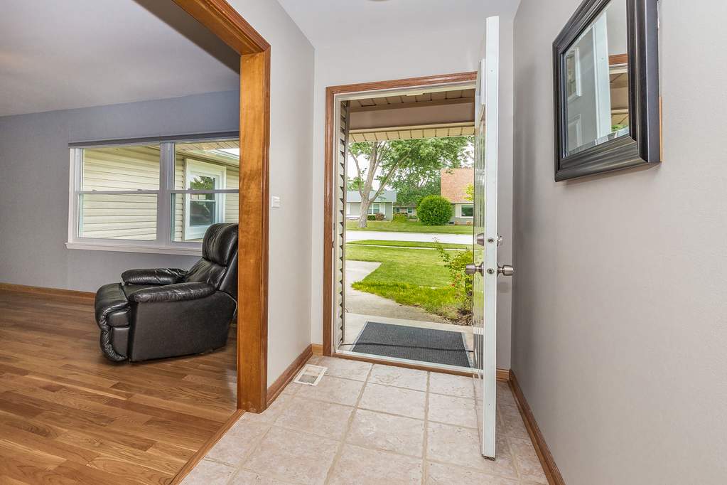51 Clearmont Drive Elk Grove Village, Illinois 60007 - Image 5