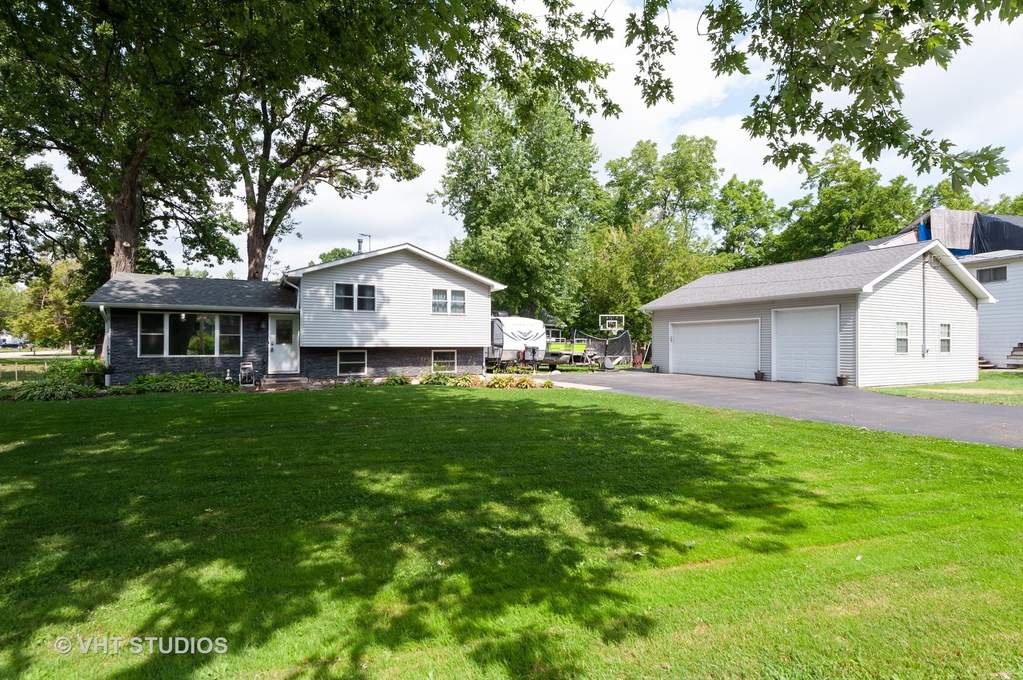 4 N Lake Avenue Third Lake, Illinois 60030 - Image 1