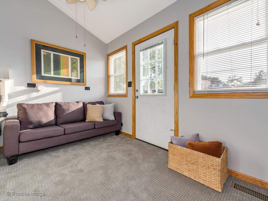 4038 N Marmora Avenue Chicago, Illinois 60634 - Image 17