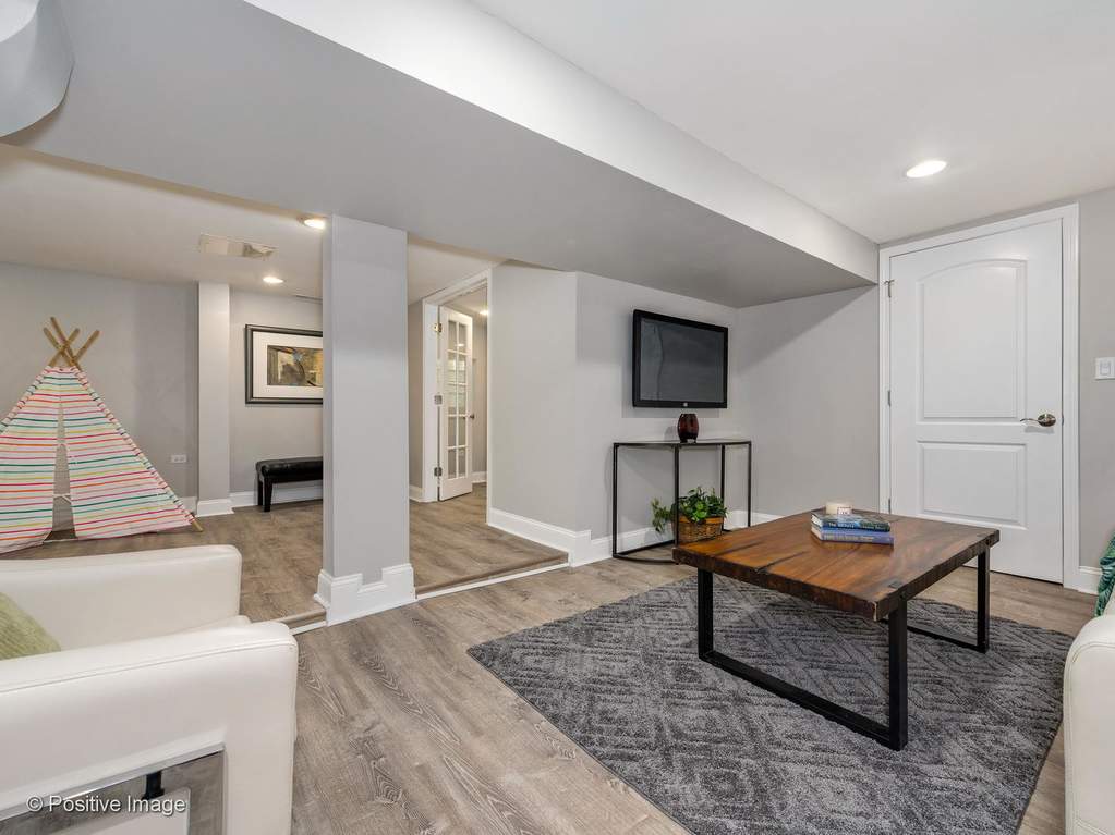 4038 N Marmora Avenue Chicago, Illinois 60634 - Image 25