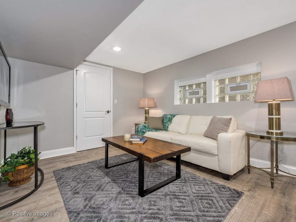 4038 N Marmora Avenue Chicago, Illinois 60634 - Image 26