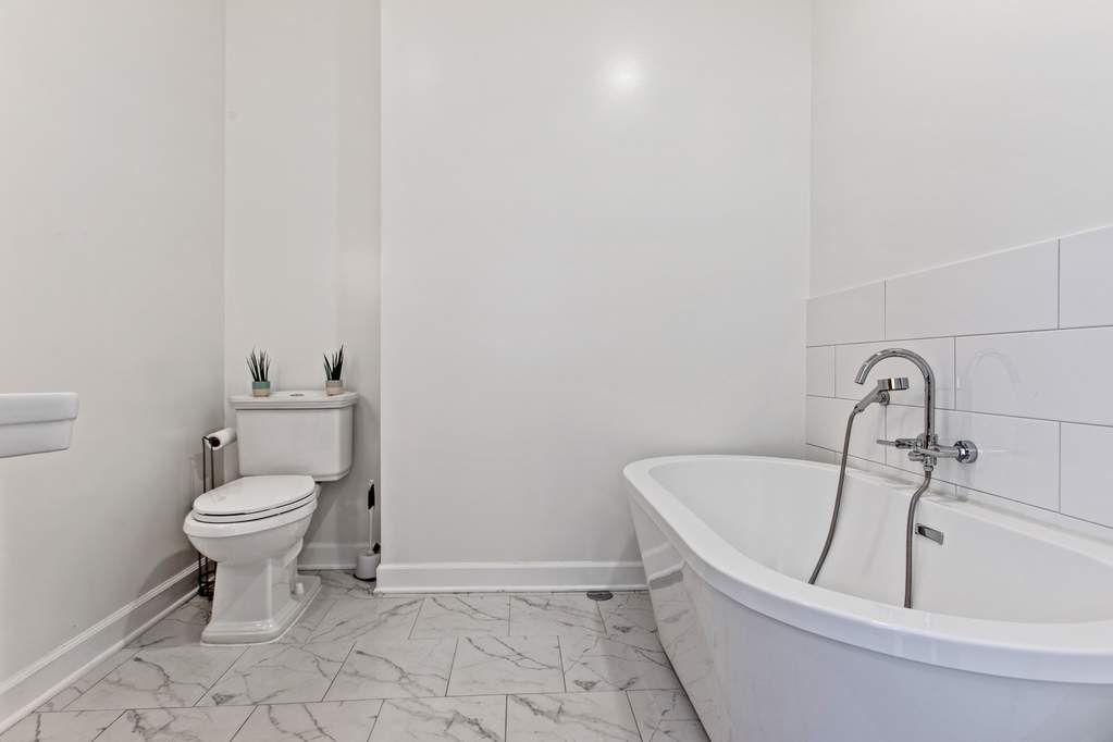 2108 W 19th Street Chicago, Illinois 60608 - Image 12
