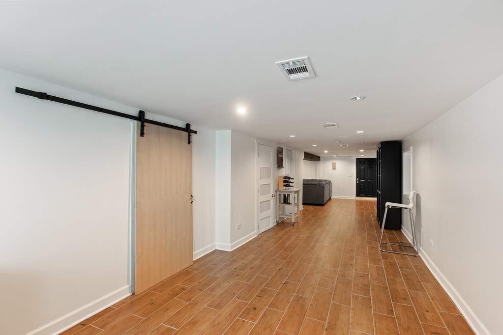 2108 W 19th Street Chicago, Illinois 60608 - Image 13
