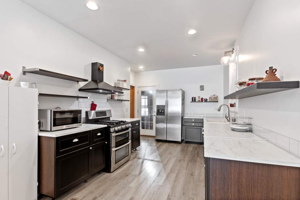 2108 W 19th Street Chicago, Illinois 60608 - Image 5