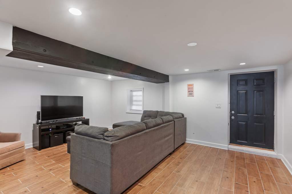 2108 W 19th Street Chicago, Illinois 60608 - Image 9