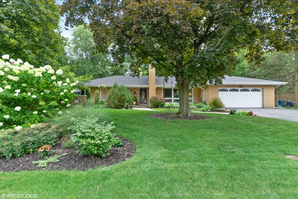 12533 S 69th Court Palos Heights, Illinois 60463 - Oversized wooded lot, mature trees, designer landscaping