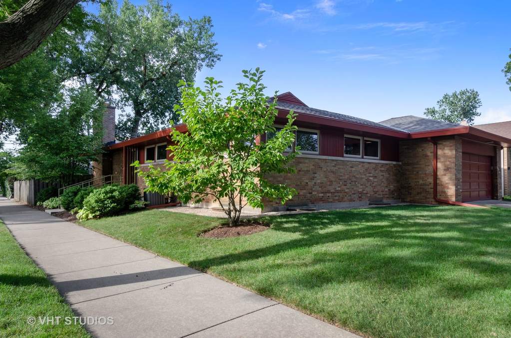 3101 W Chase Avenue Chicago, Illinois 60645 - Image 2