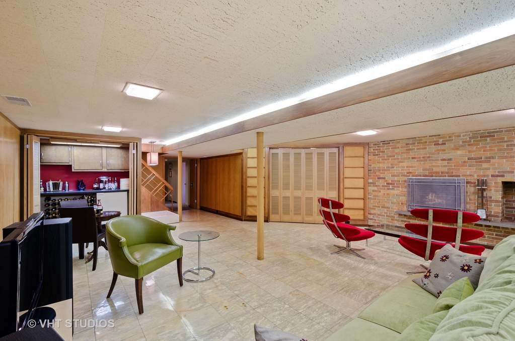 3101 W Chase Avenue Chicago, Illinois 60645 - Image 23