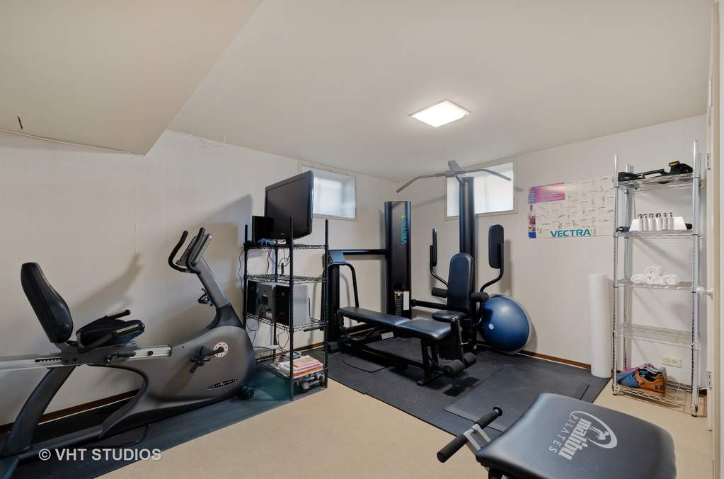 3101 W Chase Avenue Chicago, Illinois 60645 - Image 26