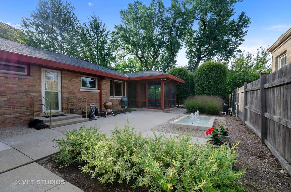 3101 W Chase Avenue Chicago, Illinois 60645 - Image 29
