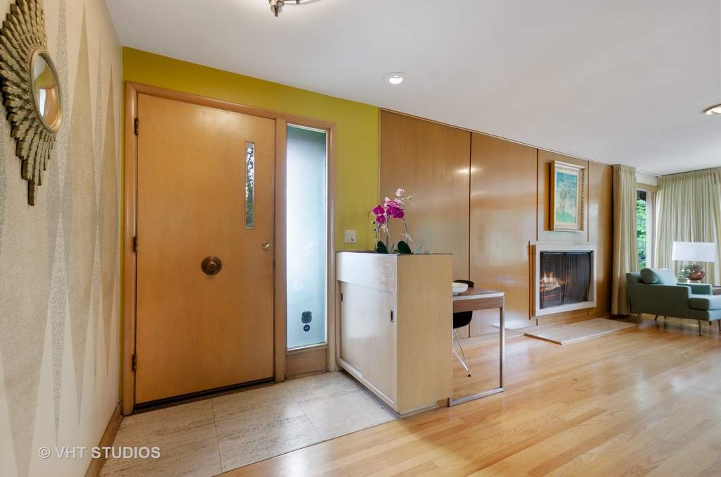 3101 W Chase Avenue Chicago, Illinois 60645 - Image 4