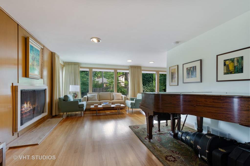 3101 W Chase Avenue Chicago, Illinois 60645 - Image 7