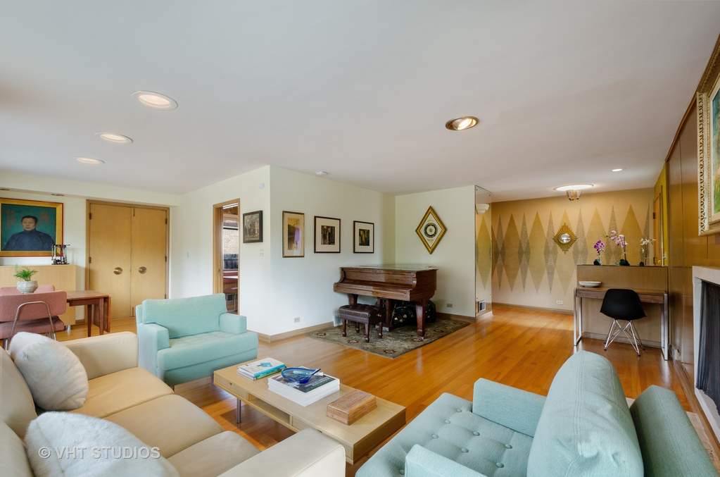 3101 W Chase Avenue Chicago, Illinois 60645 - Image 8