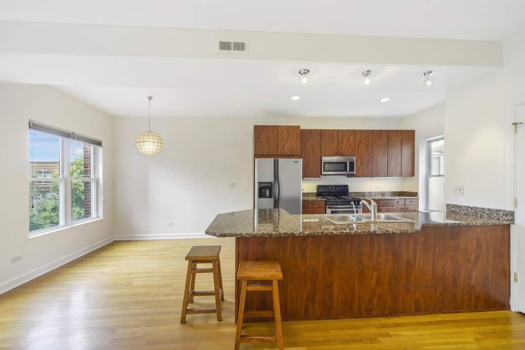 1628 W Juneway Terrace #3 Chicago, Illinois 60626 - Image 4