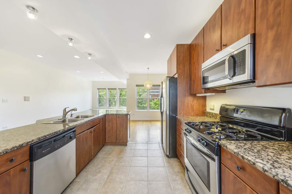 1628 W Juneway Terrace #3 Chicago, Illinois 60626 - Image 7