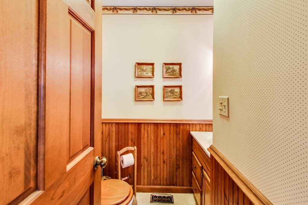462 S Washington Street Elmhurst, Illinois 60126 - Image 19
