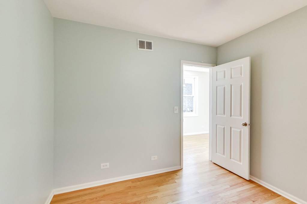 928 W Roscoe Street #3 Chicago, Illinois 60657 - Image 30