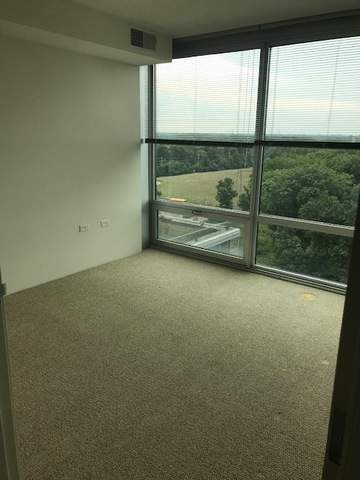 9655 Woods Drive #1206 Skokie, Illinois 60077 - Huge master bedroom with gorgeous west-forever views
