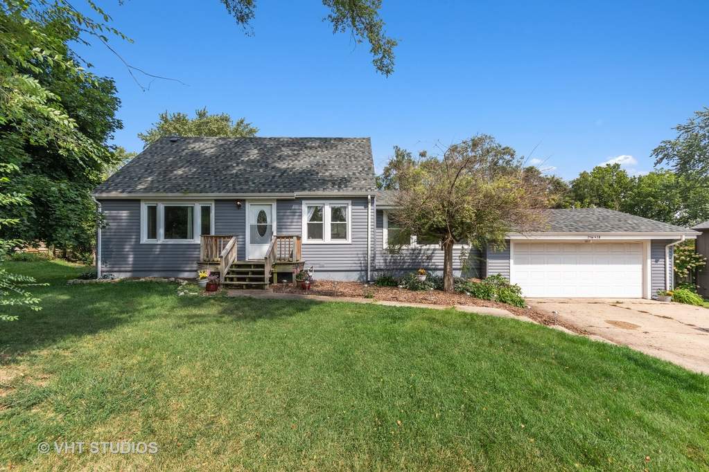 23W528 Burdette Avenue Carol Stream, Illinois 60188 - Image 1