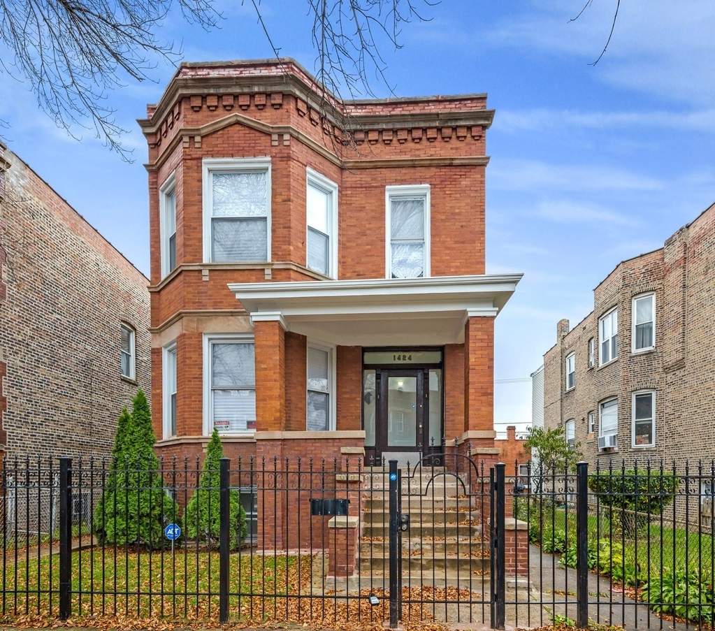 1424 N Harding Avenue Chicago, IL 60651 MLS 10562965 properties