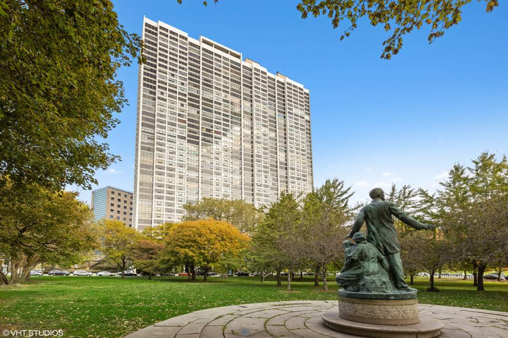 2800 N Lake Shore Drive #702 Chicago, Illinois 60657 - Image 1