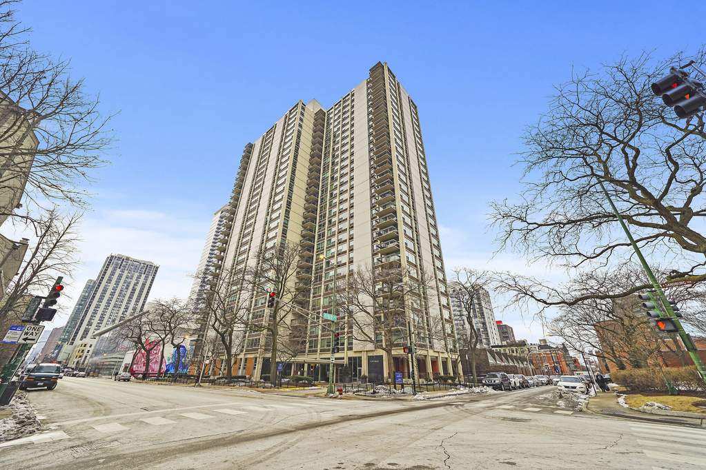 1255 N Sandburg Terrace 2207 Chicago, IL 60610 MLS 10618890
