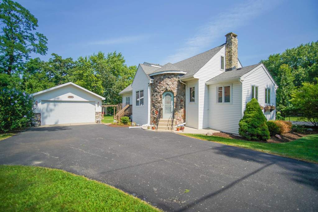 1104 Hillcrest Avenue Fox River Grove, IL 60021 MLS 10626013