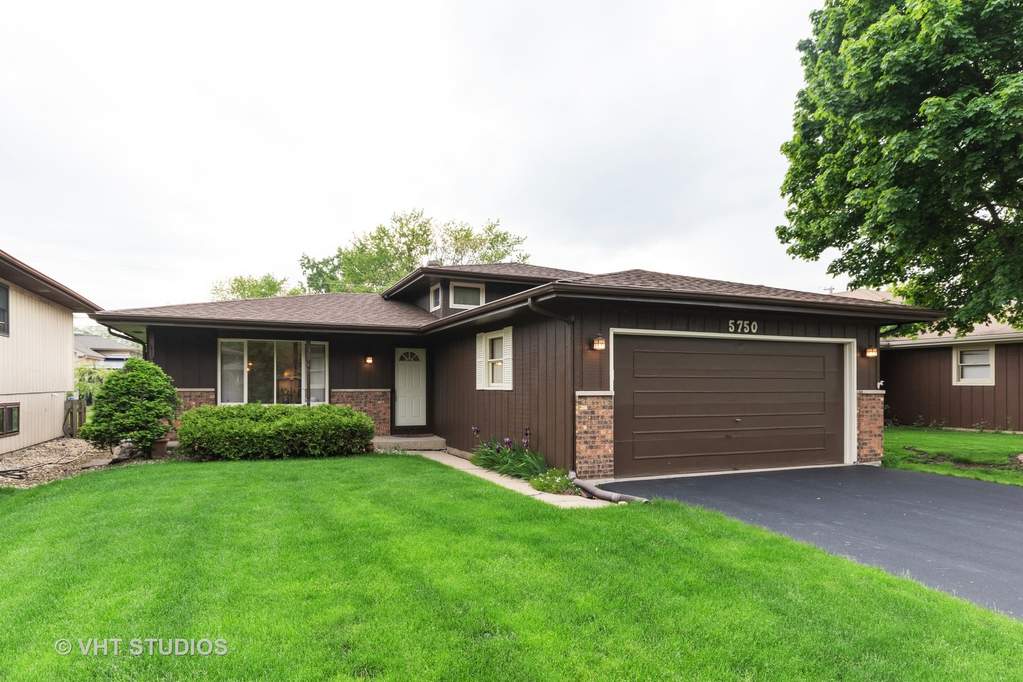 5750 Alabama Avenue Clarendon Hills, Illinois 60514 - Image 1