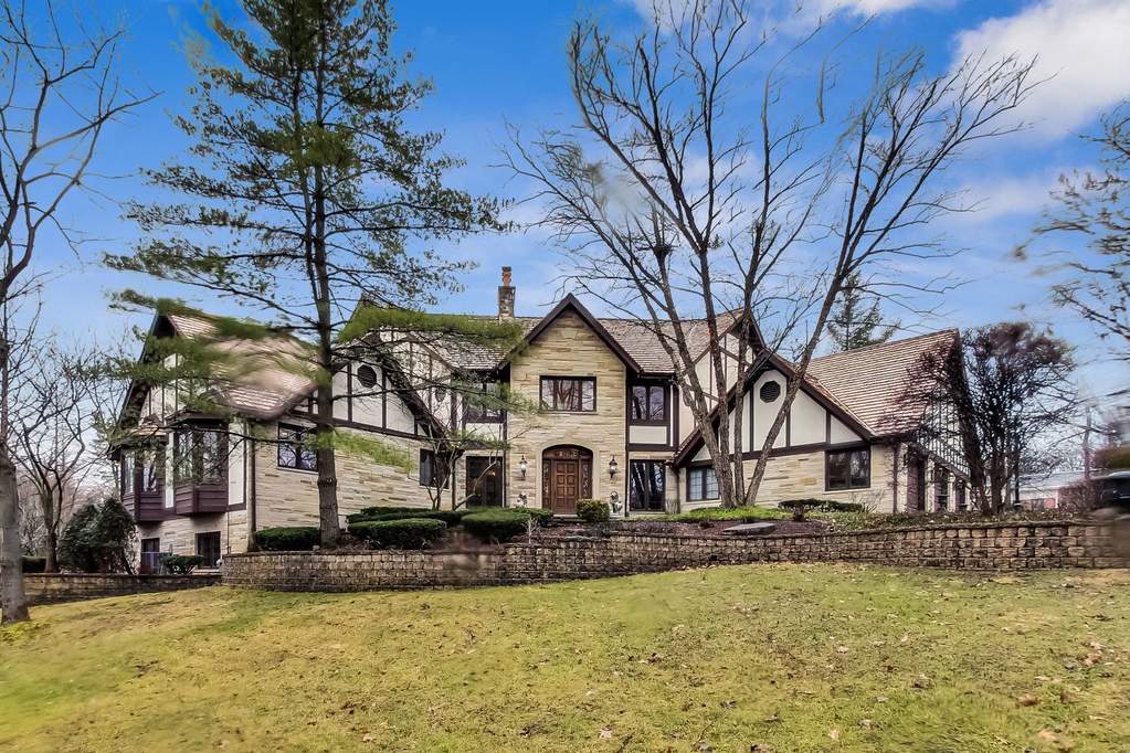 5316 Turvey Court Downers Grove, Illinois 60515 - Welcome to 5316 Turvey Court