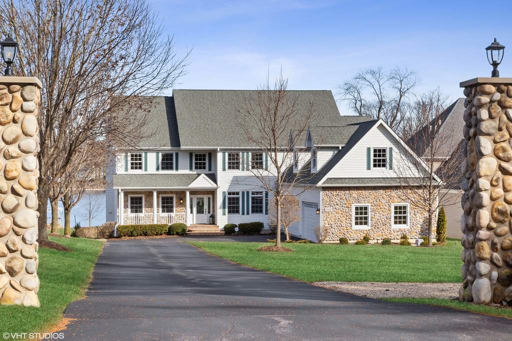 1300 Old Bay Road Johnsburg, IL 60051 MLS 10660180 properties