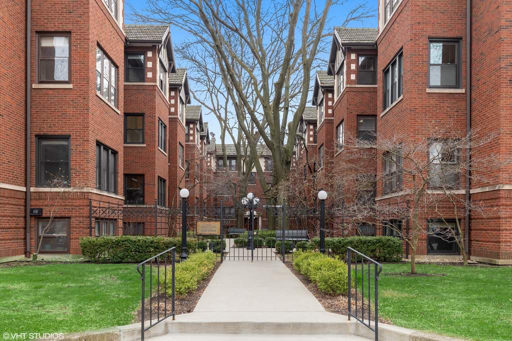 819 W Lake Street #2W Oak Park, IL 60301 | MLS# 10668926 | @properties