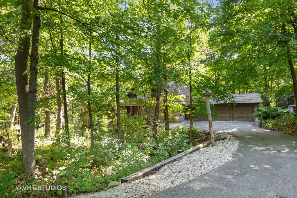 32433 N Forest Drive Grayslake, Illinois 60030 - XLG 3+ Car Garage, High Ceilings *Full Walk-out Basment with High Ceilings and 2 Double Door Exits