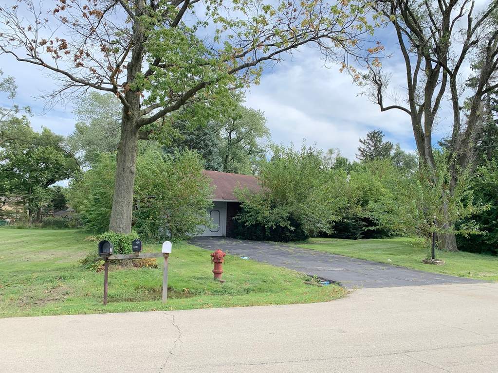 5821 S Edgewood Lane La Grange Highlands, IL 60525 MLS 10697984