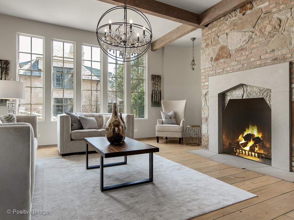 132 S Park Avenue Hinsdale, Illinois 60521 - Living Room