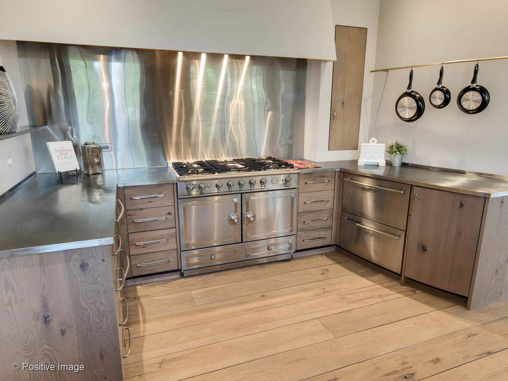 132 S Park Avenue Hinsdale, Illinois 60521 - Kitchen